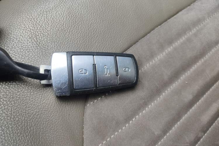 Used Volkswagen Magotan 2015 Facelift 1.8TSI Luxury Model Vehicle Key