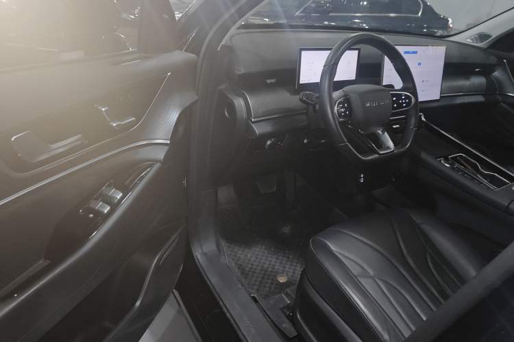 Used Chery Fengyun T9 2024 120 Long-Range Comfort Version 5 Seats Lithium Iron Phosphate Driver Seat