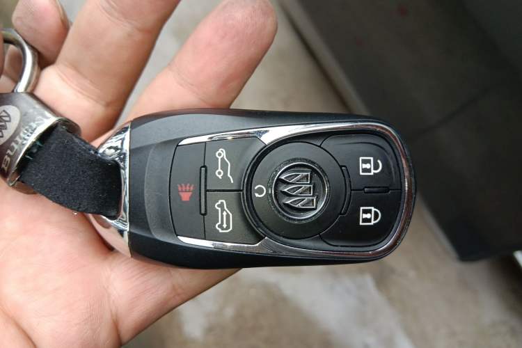 Used Buick GL8 2017 ES 28T Luxury Model China V Standard Vehicle Key