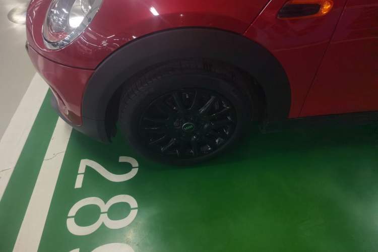 Used MINI 2016 1.5T COOPER Five-Door Edition Left Front Wheel Hub