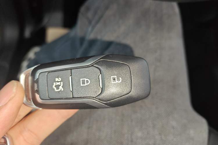 Used Ford Edge 2016 EcoBoost 245 Two-Wheel-Drive Titanium 7-Seater