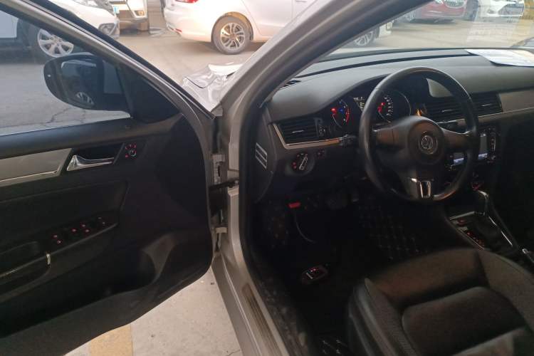 Used Volkswagen Bora 2014 1.6L Automatic Comfort Model Driver Seat