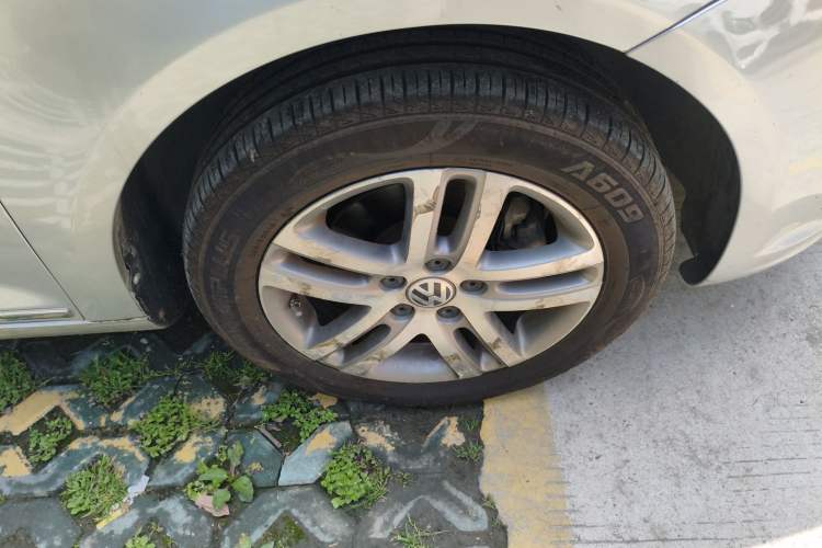 Used Volkswagen Touran 2011 1.4T DSG ZhiZhen Edition 5 Seats
