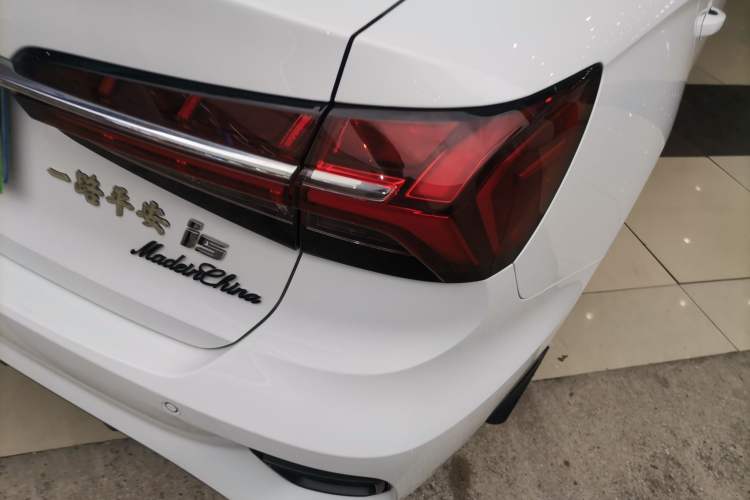 Used Roewe i5 2021 Revised Version 1.5L CVT Diamond Edition
