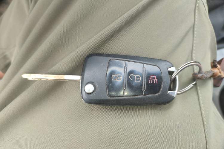 Used Great Wall Wingle 5 2017 2.4L European Version Gasoline Two-Wheel Drive Entry-Level Big Double Cab 4G69S4N