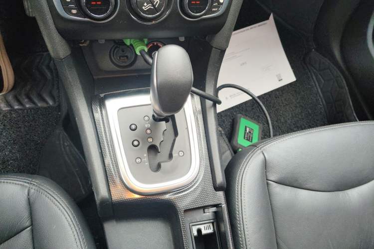 Used Citroen C4L 2015 1.8L Automatic Prestige Edition Gear Lever