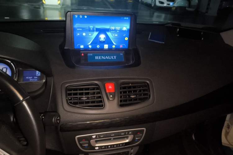 Used Renault Fluence 2015 2.0L Fashion Edition
