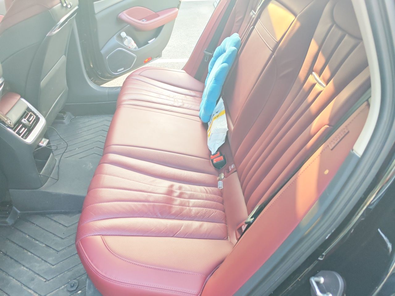 Hongqi H5 2023 2.0T Automatic Smart Connect Flagship Edition - Chinese Trim Chang — снимка 14