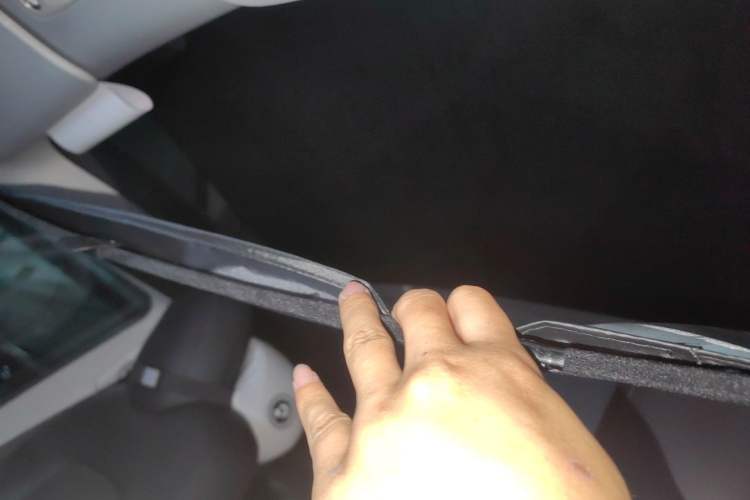 Used Tesla Model Y 2021 Standard Range Rear-Wheel Drive Version Headliner