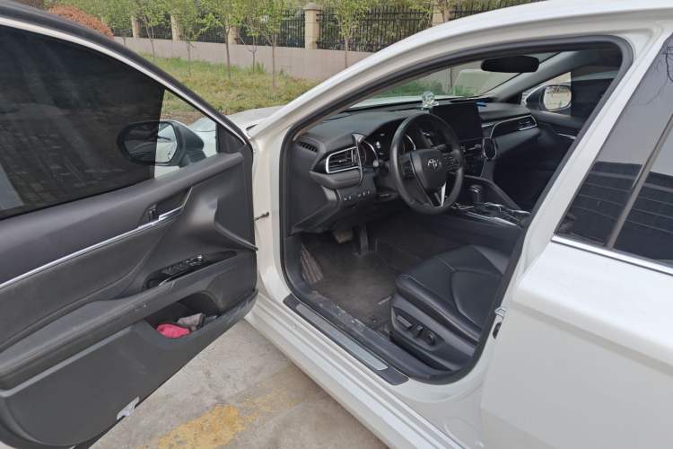 Used Toyota Camry 2021 2.0G Luxury Edition Driver Seat
