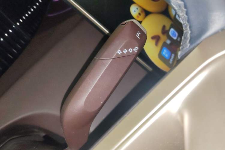 Used Avatr 11 2023 Long-Range Single-Motor Version 5 Seats Gear Lever