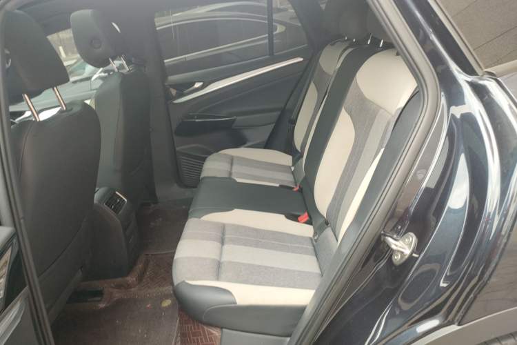 Used Volkswagen ID.4 CROZZ 2021 Long-Range PURE+ Two-Wheel Drive Version
