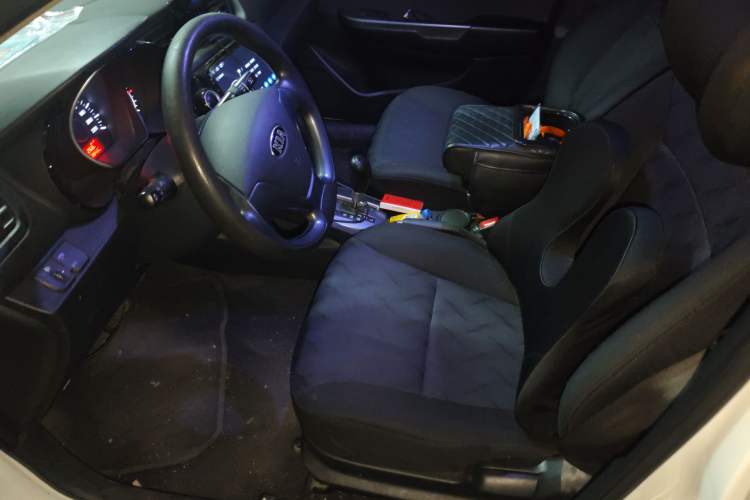 Used Kia K2 2015 Sedan 1.4L Automatic GLS