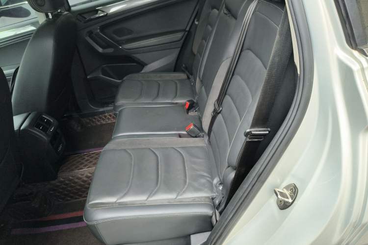 Used Volkswagen Tiguan L 2021 330TSI Automatic Two-Wheel Drive R-Line Enhanced Edition Left Rear Seat