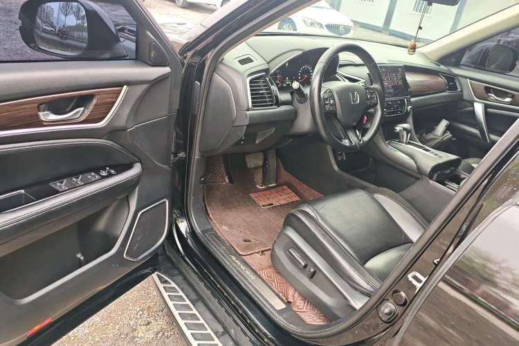 Used Honda Avancier 2017 240TURBO Two-Wheel Drive Luxury Edition Driver Seat