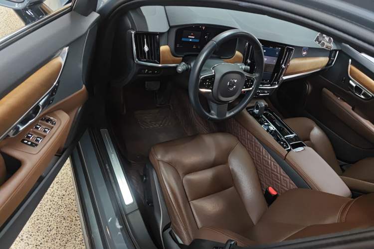 Used Volvo S90 New Energy 2022 T8 eDrive Hybrid Luxury Edition Driver Seat