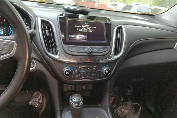 Used Chevrolet Equinox 2018 535T Automatic YuJie Edition Audio And AC Panel