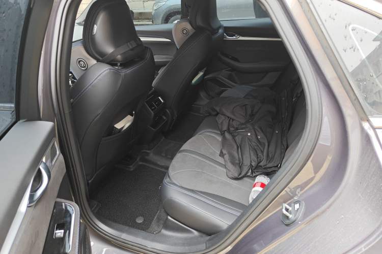 Used Geely Auto Preface 2025 Dongfang Yao 2.0TD Lanxing Edition Left Rear Seat