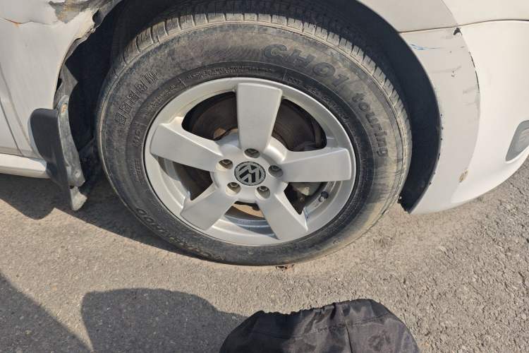 Used Volkswagen Polo 2013 1.4L Manual Fashion Edition Right Front Wheel Hub