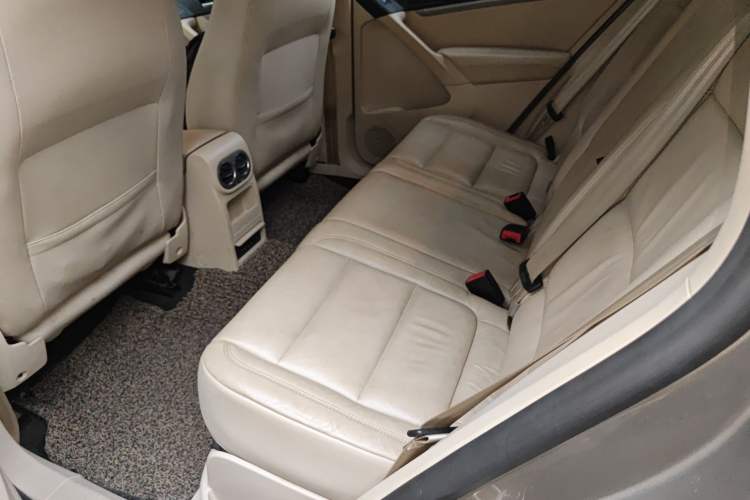 Used Volkswagen Tiguan 2015 1.8TSI Automatic Two-Wheel Drive Comfort Edition Left Rear Seat