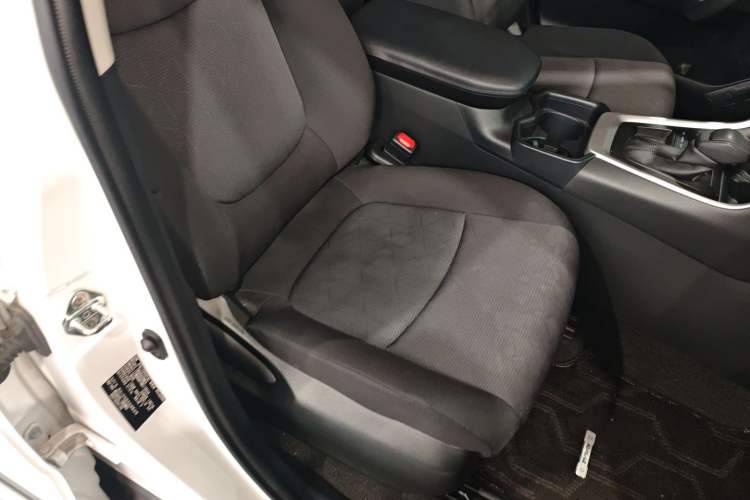 Used Toyota RAV4 2021 2.0L CVT Two-Wheel Drive Fashion Edition Right Front Seat