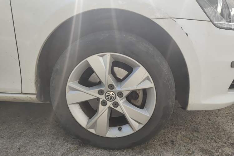 Used Volkswagen Bora 2015 Value Edition 1.6L Manual Fashionable Style