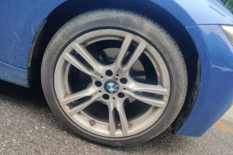 Used BMW 3 Series 2017 320Li M Sport Edition Right Front Wheel Hub