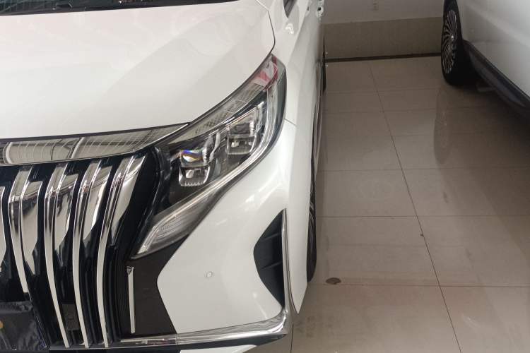 Used GAC Trumpchi M8 2023 Lingxiu Series 390T Prestige Edition
