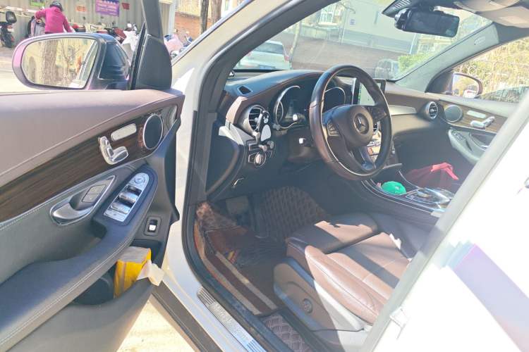 Used Mercedes-Benz GLC 2019 GLC 260 L 4MATIC Dynamic Model