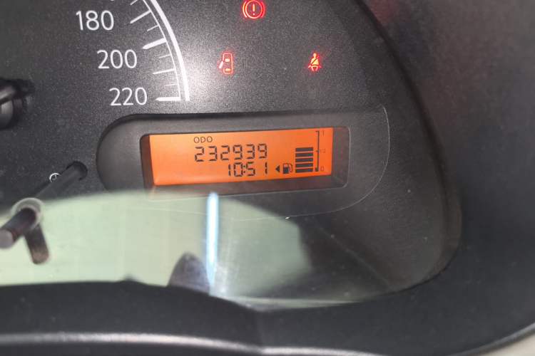 Used Nissan Sunny 2011 1.5XE Manual Comfort Edition Odometer Close Up