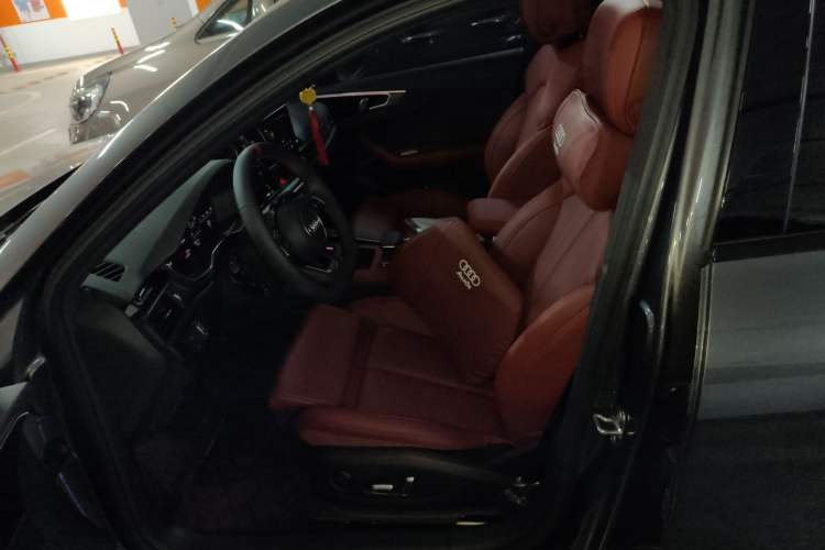 Used Audi A4L 2025 2 Million Units Enjoyment Version 40 TFSI Luxury Dynamic Edition
