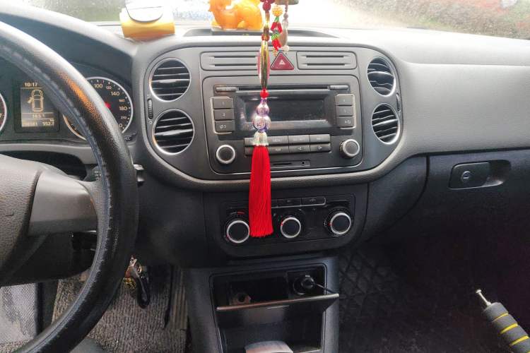 Used Volkswagen Tiguan 2012 1.4TSI Manual Two-Wheel-Drive Urban Edition Audio And AC Panel