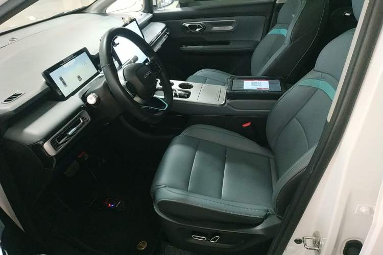 Used AION Y 2023 Younger Star Edition Left Front Seat