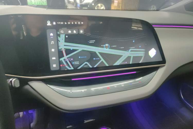 Used Hongqi EH7 2024 690 Pro Glory Edition Audio And AC Panel