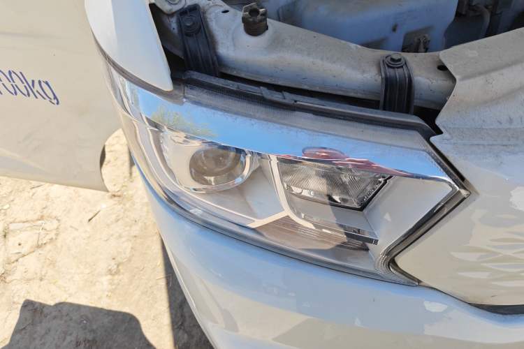 Used CHANGAN KUAYUE Xing V7 EV 2023 250km Dual-Door Smart Enjoyment Version 2 Seats Right Front Headlight