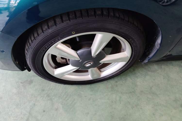 Used ORA Good Cat 2021 400km Standard Range Athena Edition Lithium Iron Phosphate Left Front Wheel Hub