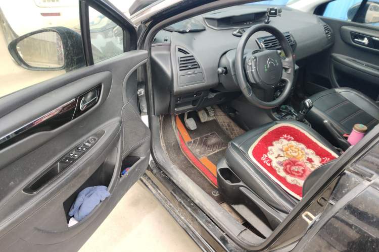 Used Citroen C-Quatre 2014 VTS Version 1.6L Manual - Premium Model Driver Seat