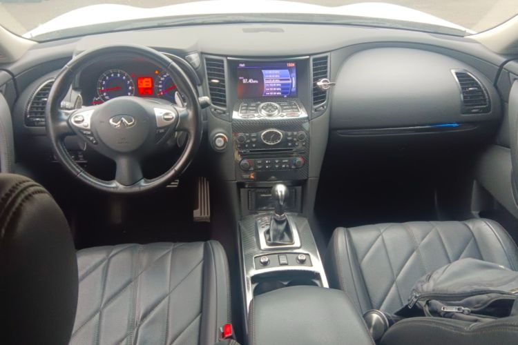 Used Infiniti FX 2011 FX35 Standard Edition Center Console