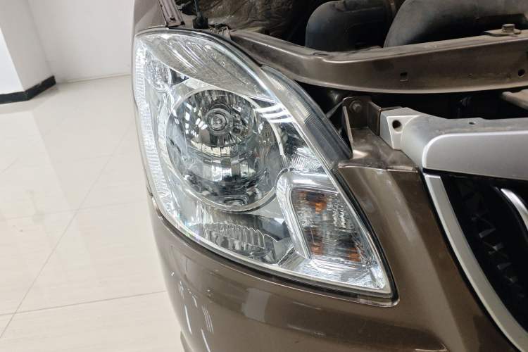 Used Foton MP-X E 2017 2.0L New Express Long Wheelbase 4Q20M Right Front Headlight