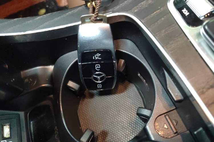 Used Mercedes-Benz E-Class 2020 E 300 L Sporty and Stylish Model Interior 1