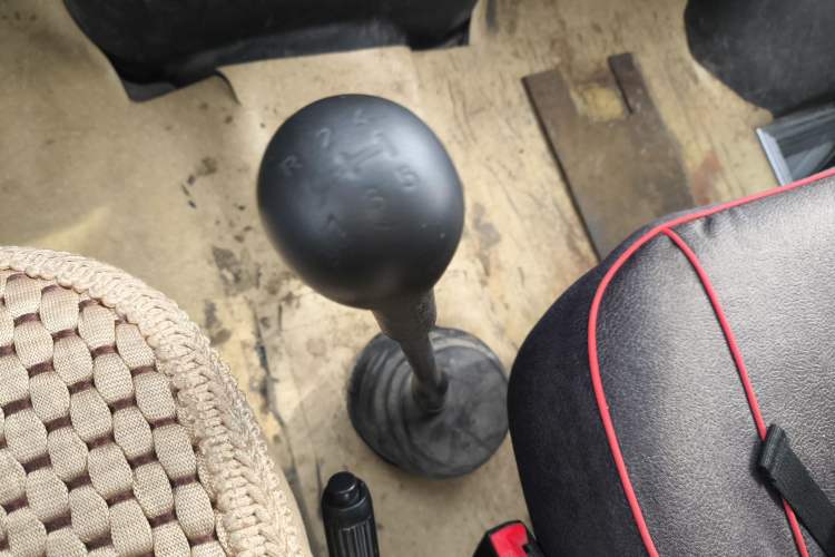 Used Iveco Daily 2017 2.5T A35 Passenger Van 5-7 Seats Model 47Z5
