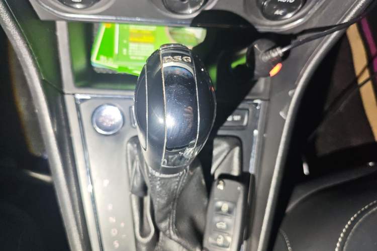 Used Volkswagen Lavida 2017 230TSI DSG Comfort Edition Gear Lever