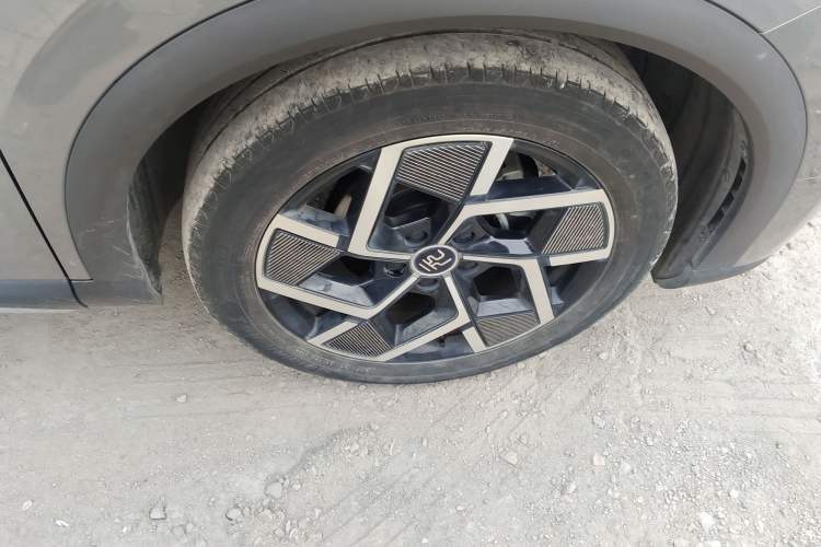 Used BYD Yuan PLUS 2022 510 km Flagship Version Right Front Wheel Hub