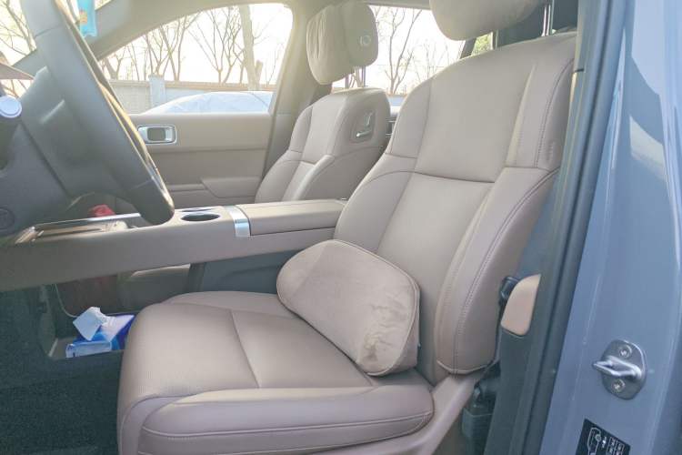 Used Li Auto L8 2025 Max Smart Refresh Edition
