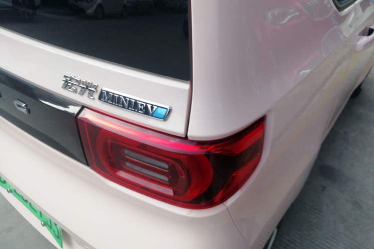 Used Wuling Hongguang MINIEV 2021 Macaron Premium Model – Lithium Iron Phosphate