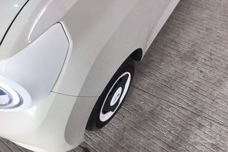 Used Wuling Hongguang MINIEV 2024 3rd Generation 215km Youth Edition Left Front Wheel Hub