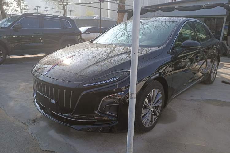 Used Hongqi E-QM5 2022 431 km Charge & Enjoy Edition