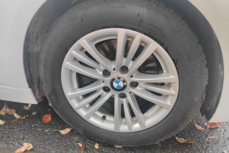 Used BMW 3 Series 2015 320Li Fashion Model Right Front Wheel Hub