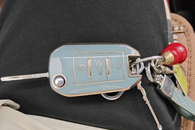 Used Peugeot 3008 2015 2.0L Automatic Classic Edition