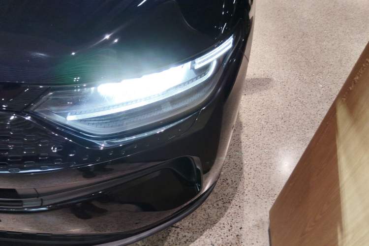 Used Leapmotor C11 2024 Range-Extended 200 Smart Enjoyment Edition Left Front Headlight